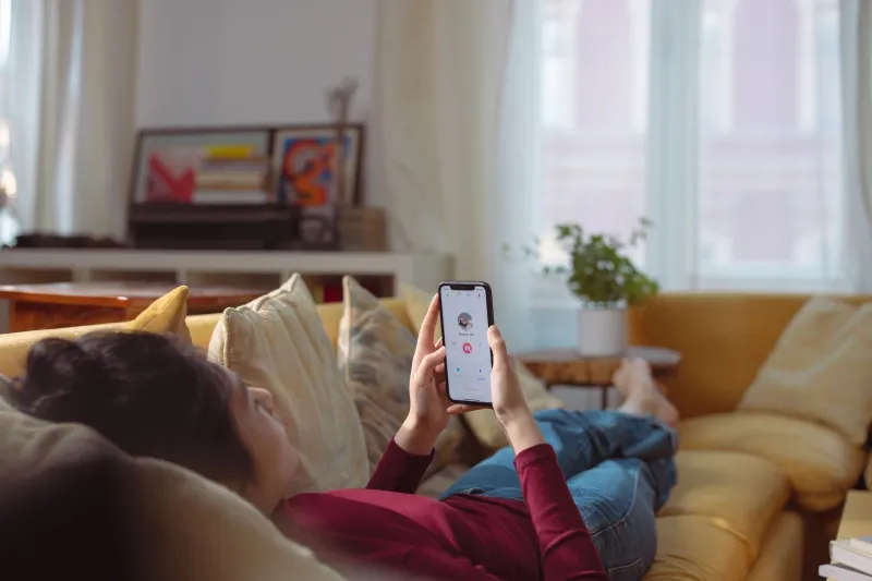 Honest Doesn't Always Mean Effective: The Awkward Truth About 'Just Being Yourself' on Dating Apps