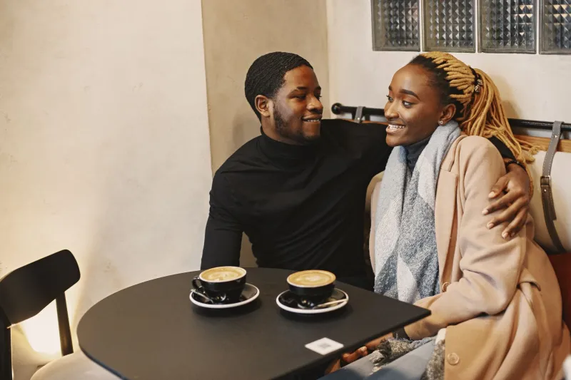 Fireworks on the First Date? Pump the Brakes — That 'Electric' Feeling Might Be a Warning